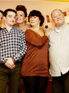 voir serie Two Doors Down en streaming